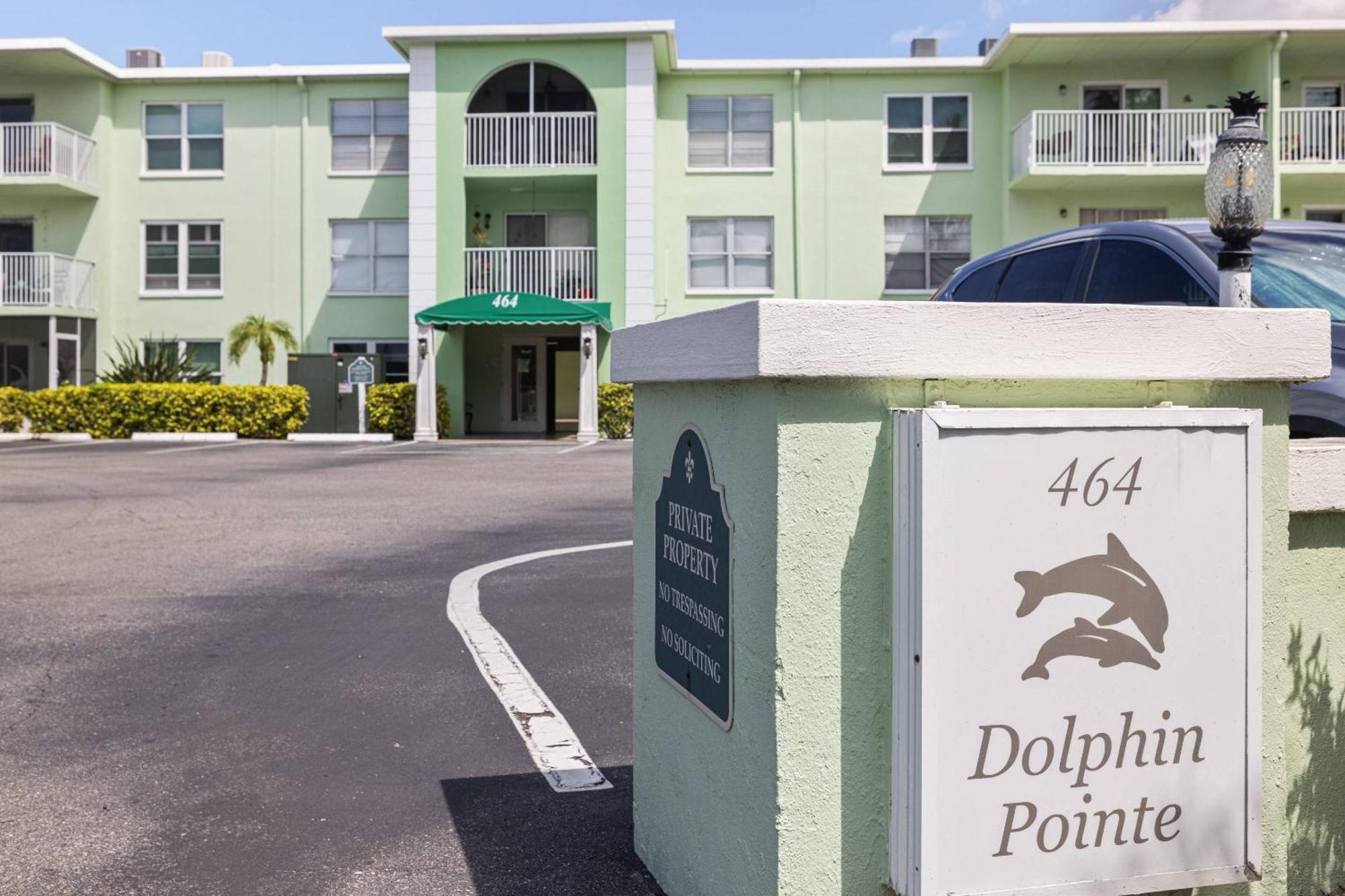 Dolphins Playground Villa Dunedin Exterior photo